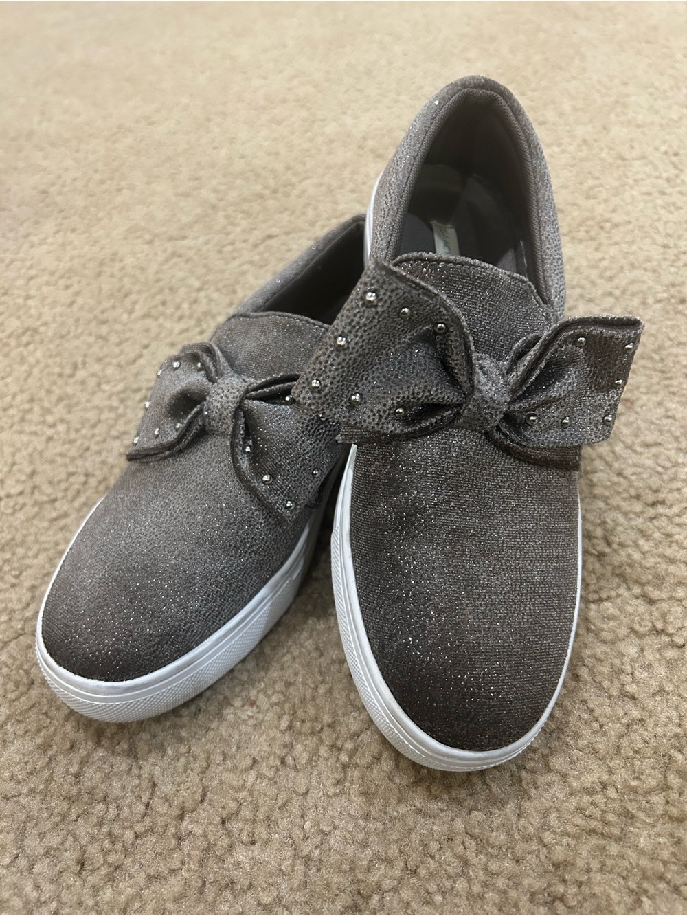 Isaac Mizrahi Metallic Gray Bow Slip-On Moccasins